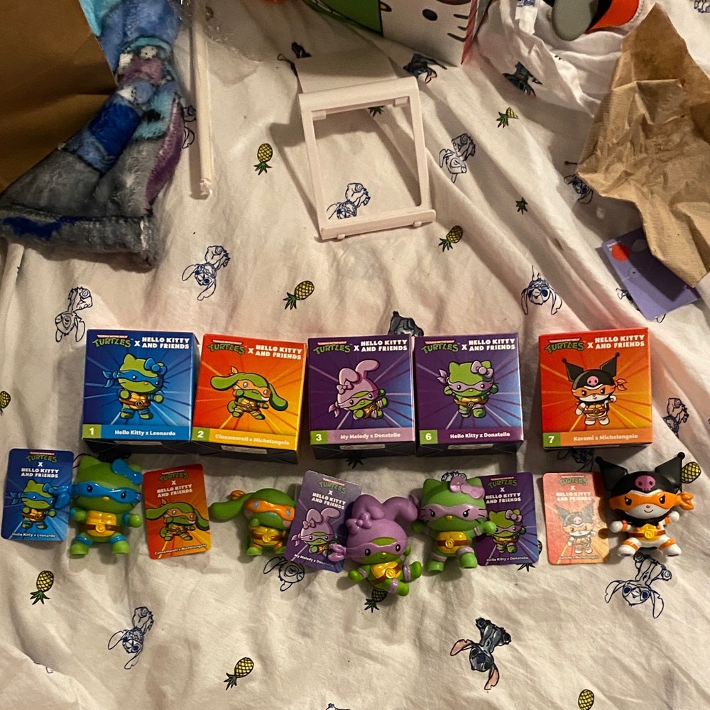 Hello Kitty Ninja Turtles Mcdonald’s toys 1,2,3,6 and 7